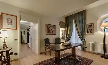 Italy Rents Duomo Apartment Florence