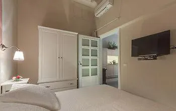 Italy Rents Duomo Apartment Florence