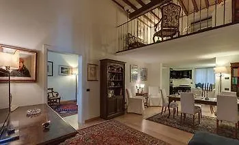 Italy Rents Duomo Apartment Florence